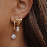 Grote stevige hart oorbellen zoetwaterparels